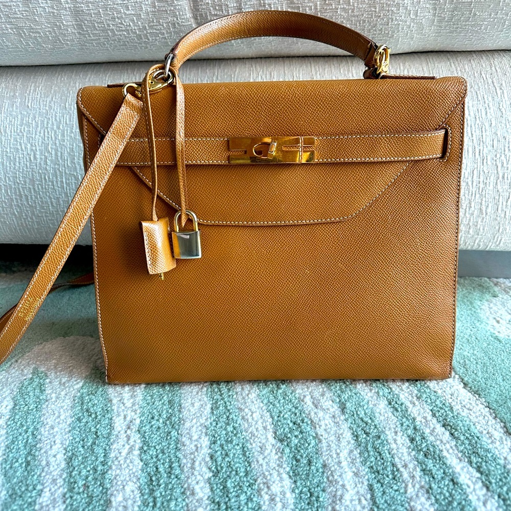 Reina tan Birkin leather bag